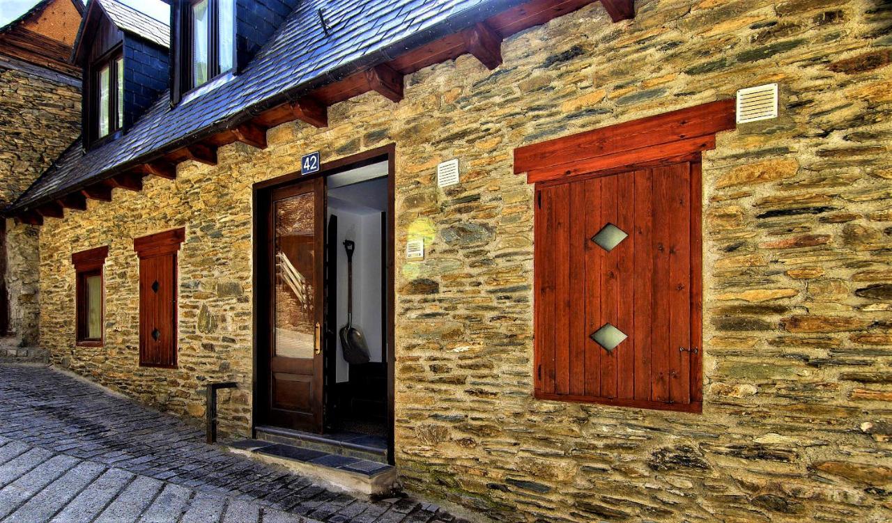 Apartamentos Aran Montcorbau Exterior photo