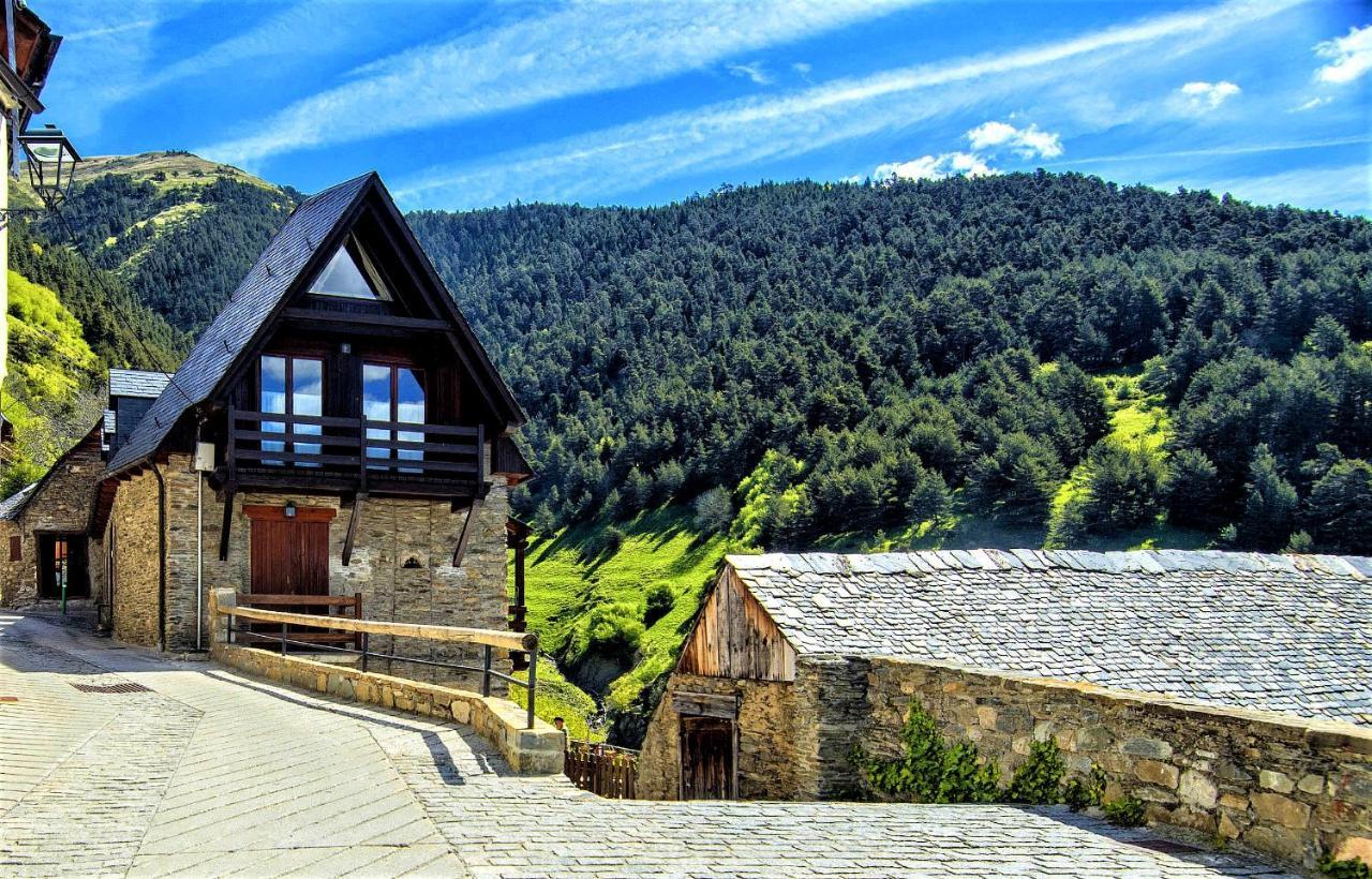 Apartamentos Aran Montcorbau Exterior photo