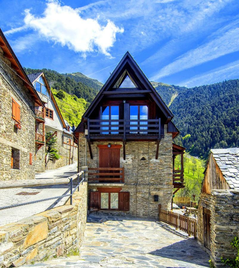 Apartamentos Aran Montcorbau Exterior photo